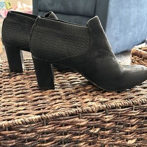 Adorable ankle boots like new
